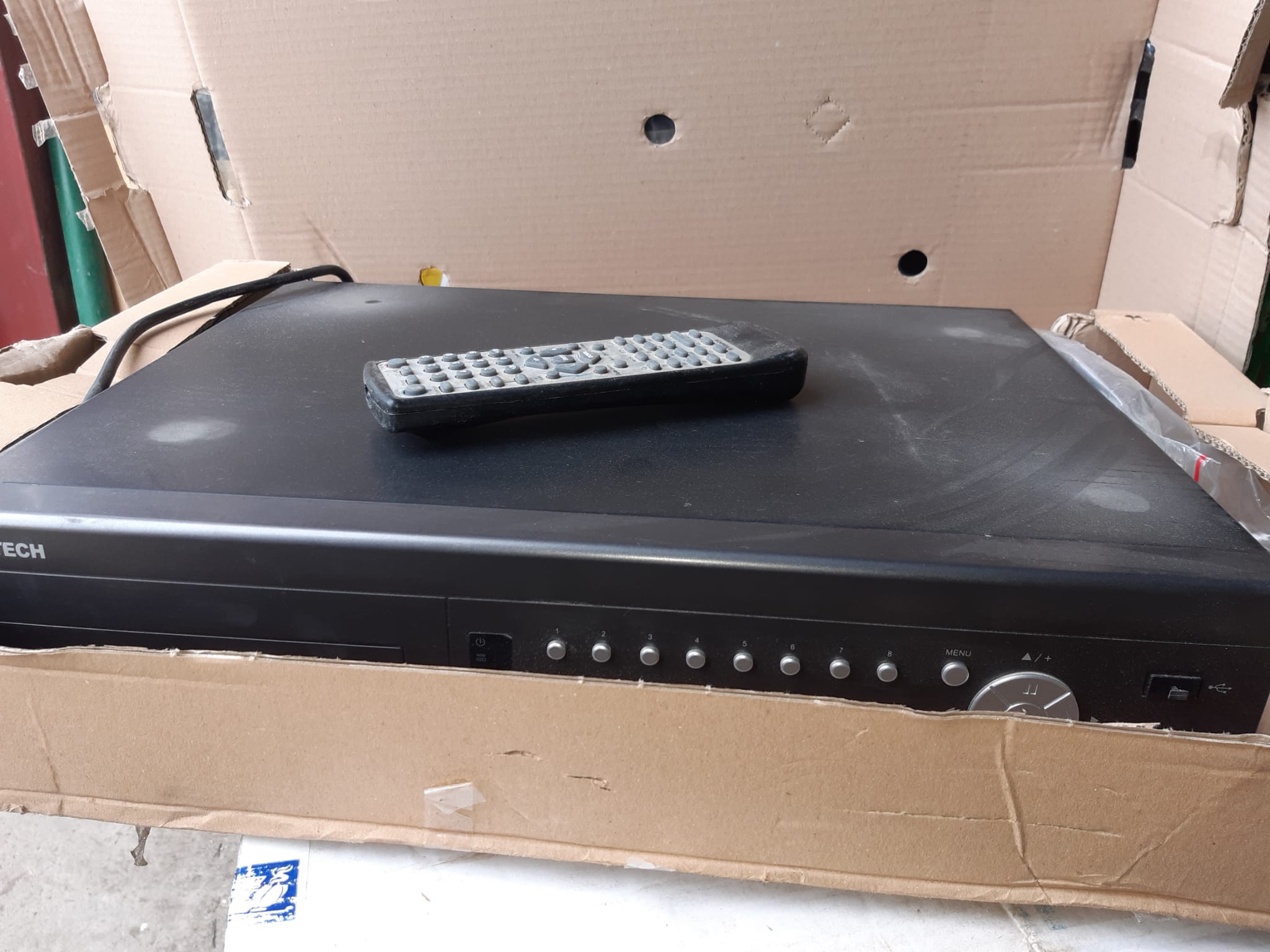 DVD-Player mit Fernbedienung
