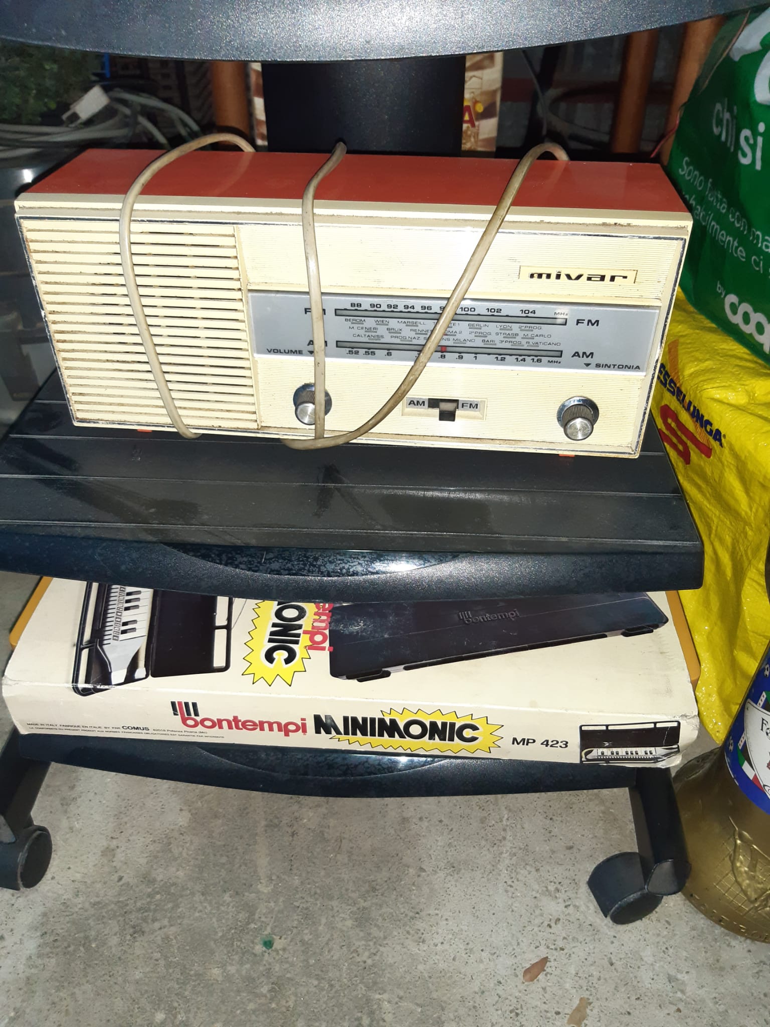 Vintage-Mivar-Radio